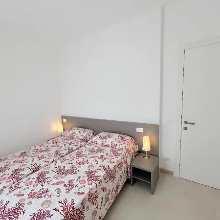 Acquamarina * ליגננו סביאדורו